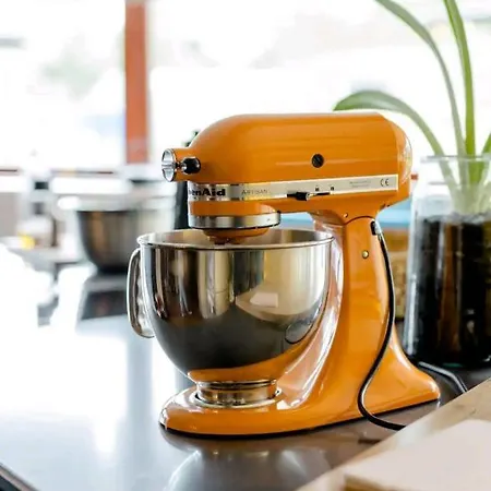 Gee Is Sharing Pansiyon