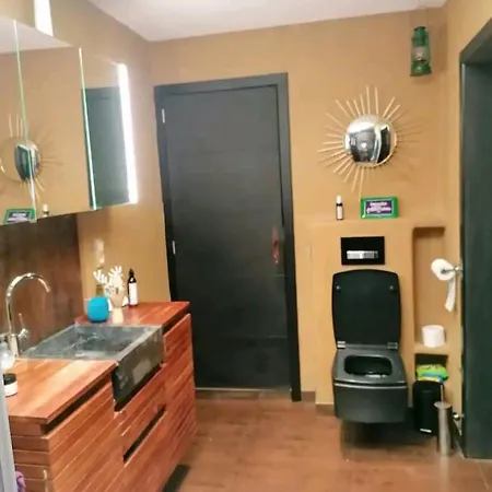 Gee Is Sharing 民宿 列日